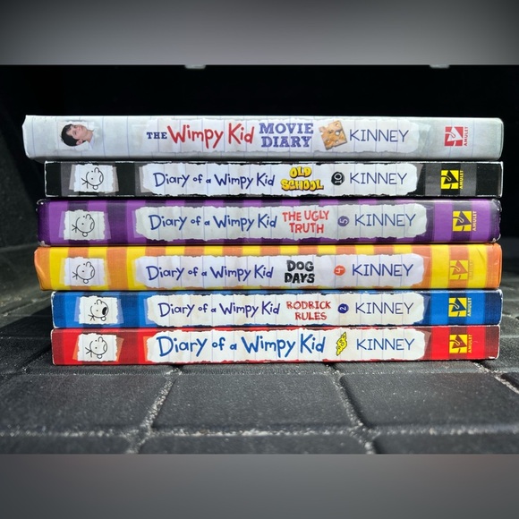 Diary of a wimpy kids books - Picture 2 of 8